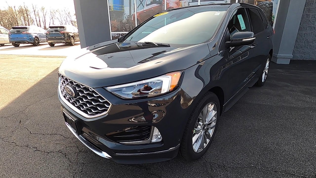 2021 Ford Edge Titanium w/ 12