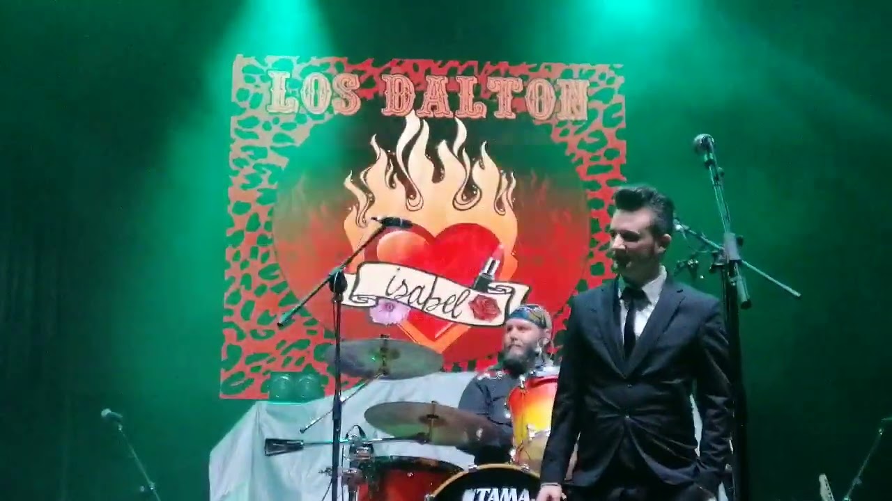 Fran Dalton presenta a la Banda Los Dalton en Plaza Ayuntamiento Villarreal Homenaje a '' ISABEL''