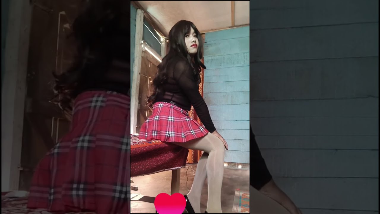 Crossdresser in nude tights 