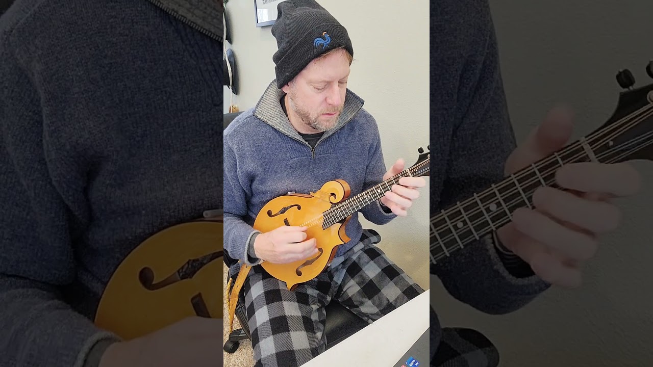 Santa Claus by Bill Monroe #mandolin #bluegrassmusic #bluegrass #fiddletune #santaclaus