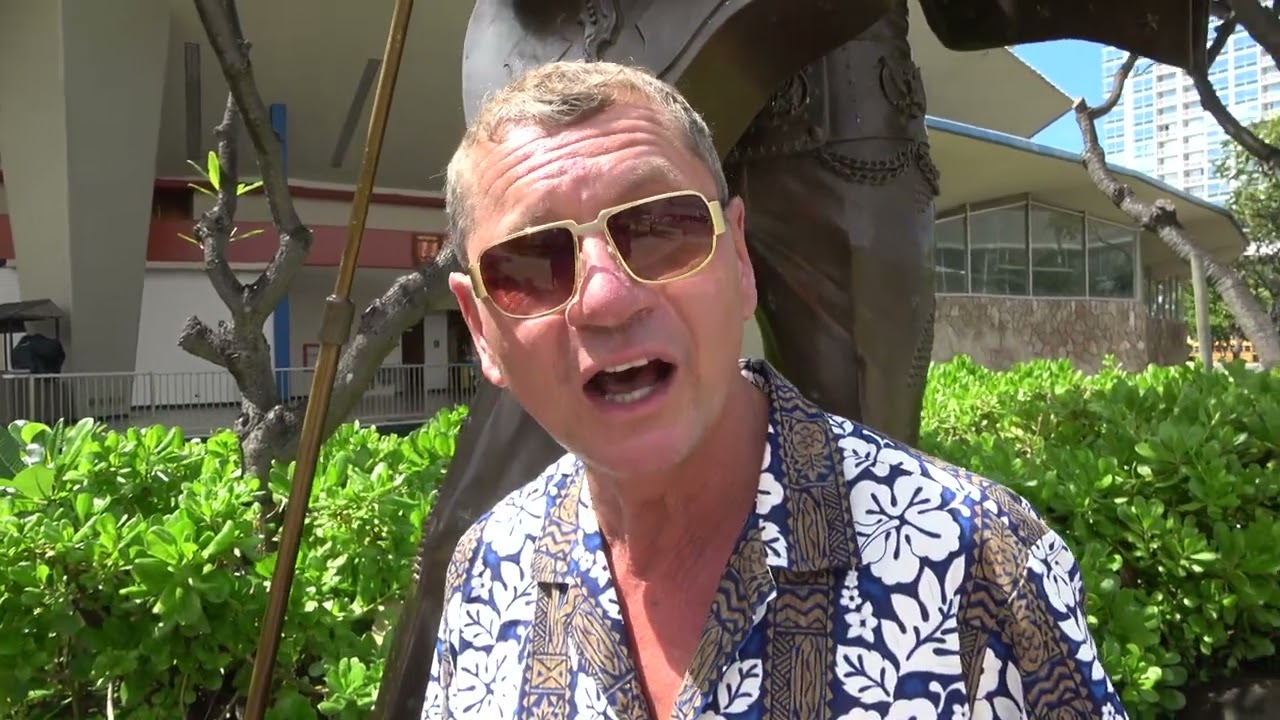 Honolulu - Hawaii! Claudius Fabig präsentiert - beim King Elvis - Blue Hawaii!!!