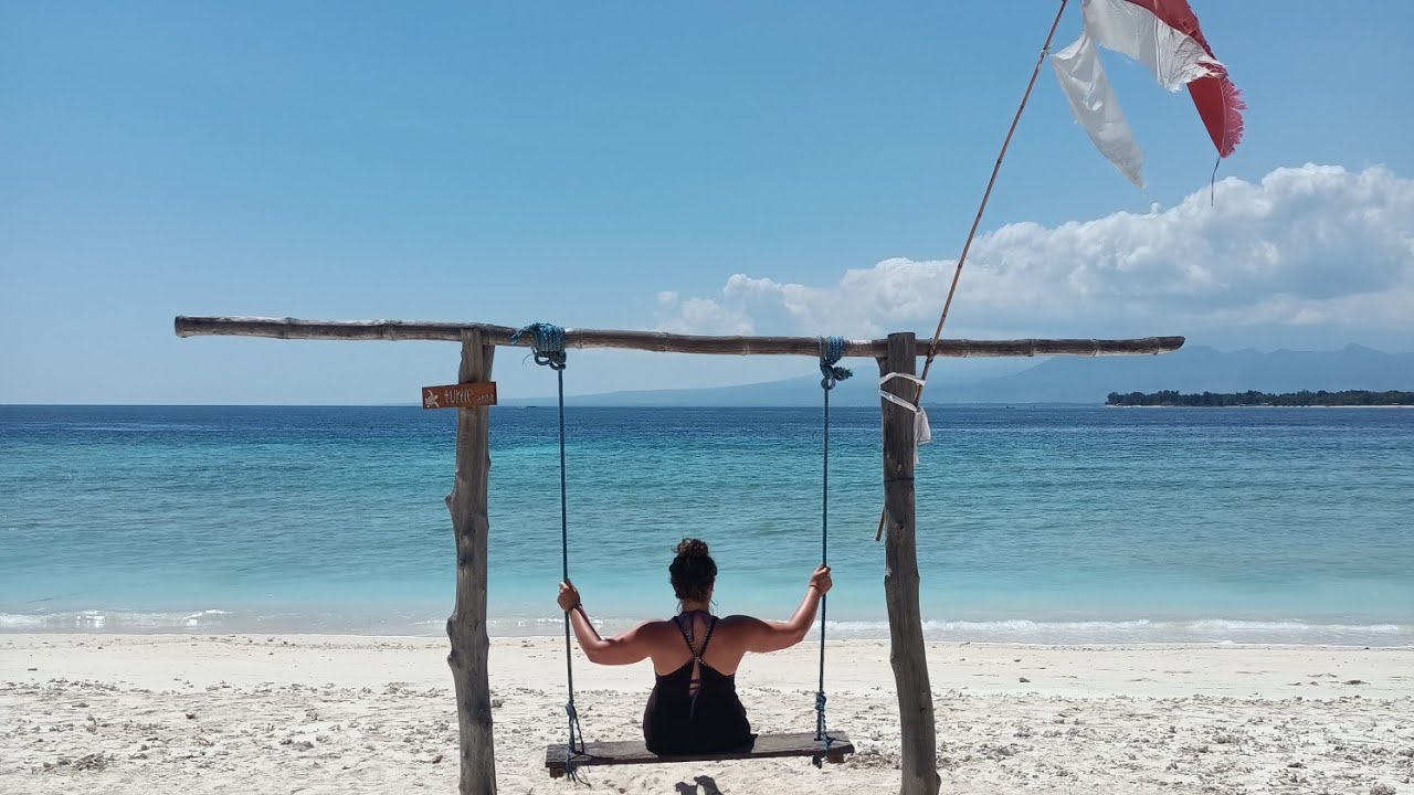 GILI MENO Walking Tour | EXPLORING the Sights, Sounds, and People