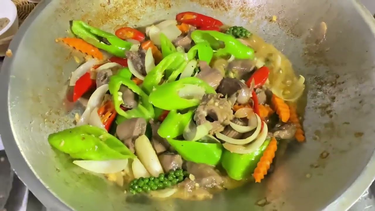 ចង់ធ្វើឆាពោះជ្រូកតាន់ម្រេចខ្ចីឆ្ងុយឆ្ងាញ់ កុំភ្លេចរូបមន្តពិសេសពីអាហារដ្ឋានផ្ទះស្រែ FOOD BLOG EP.79