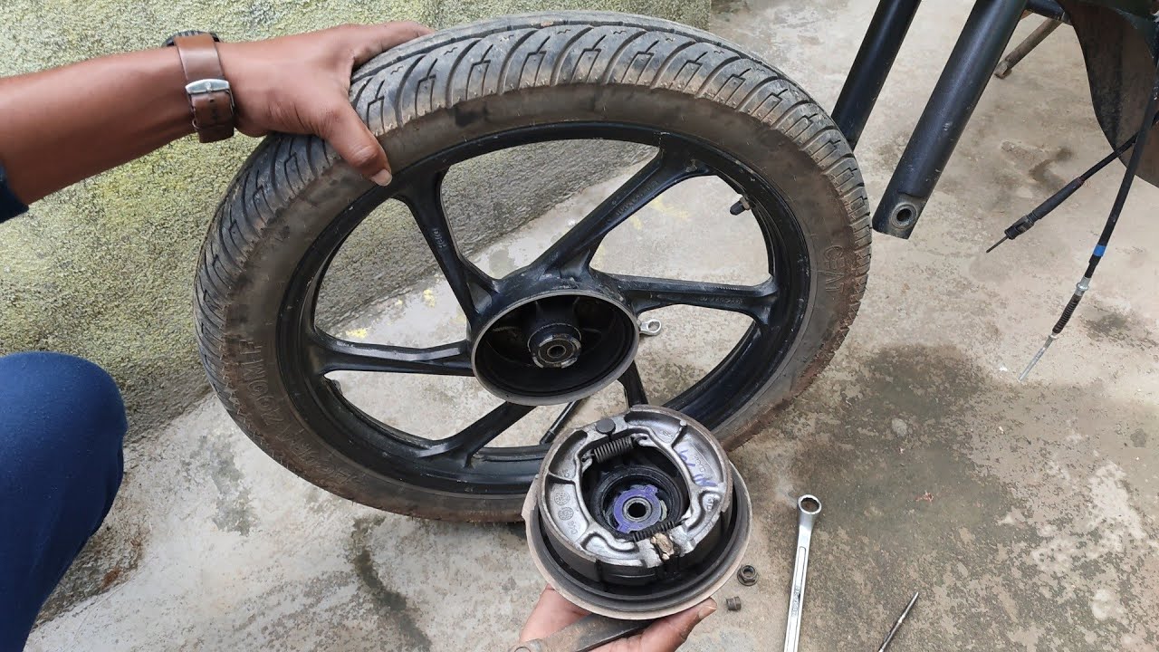 bike front wheel full servicing at home | ghar pe bike agle chakka full servicing| bike repair home