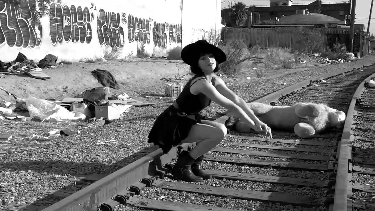 Emily Wells - Fair Thee Well (Amber Heard - Bound To Nowhere vid by Tasya van Ree)