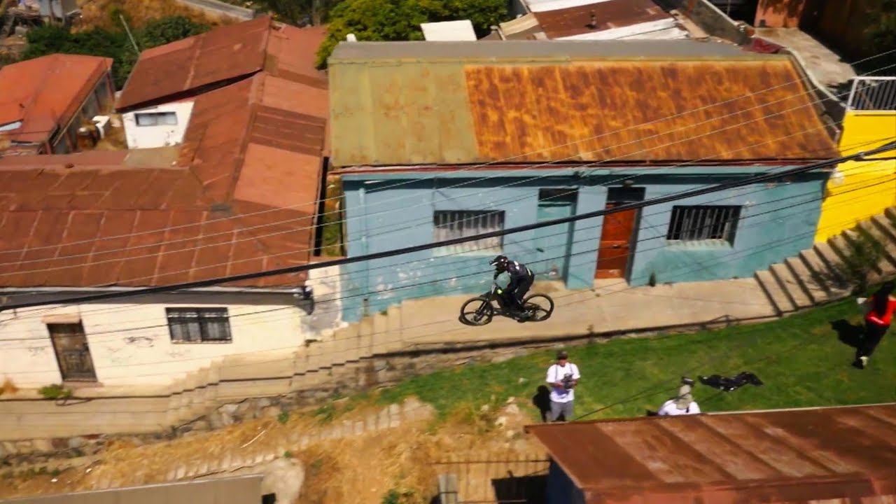 Urban Mountain Biking in Valpara&iacute;so | Drone Perspective