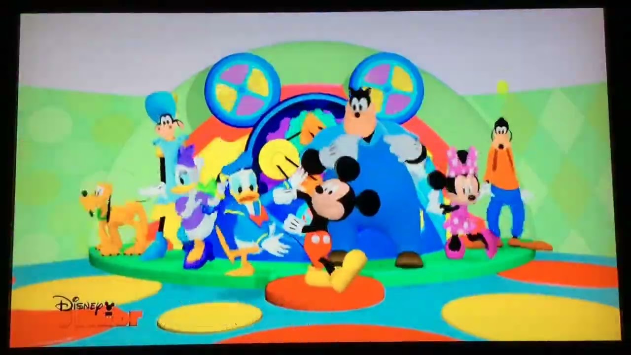 Donald&rsquo;s Clubhouse Hot Dog Dance