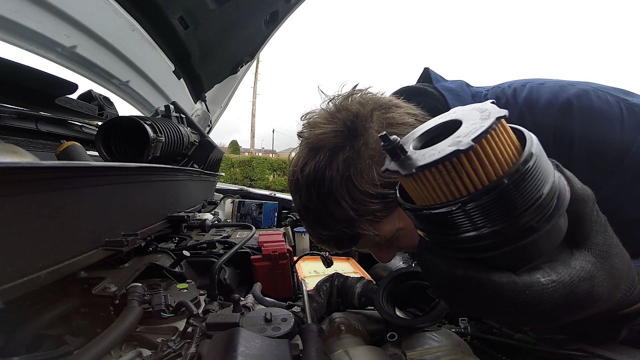 2015 Ford B-Max Part 1 - Service and front brake disc & pad replacement