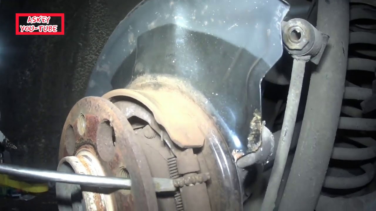 ✅✌🎥🛠👍 Mercedes Benz C 180 W204 замена задних  тормозных дисков и колодок
