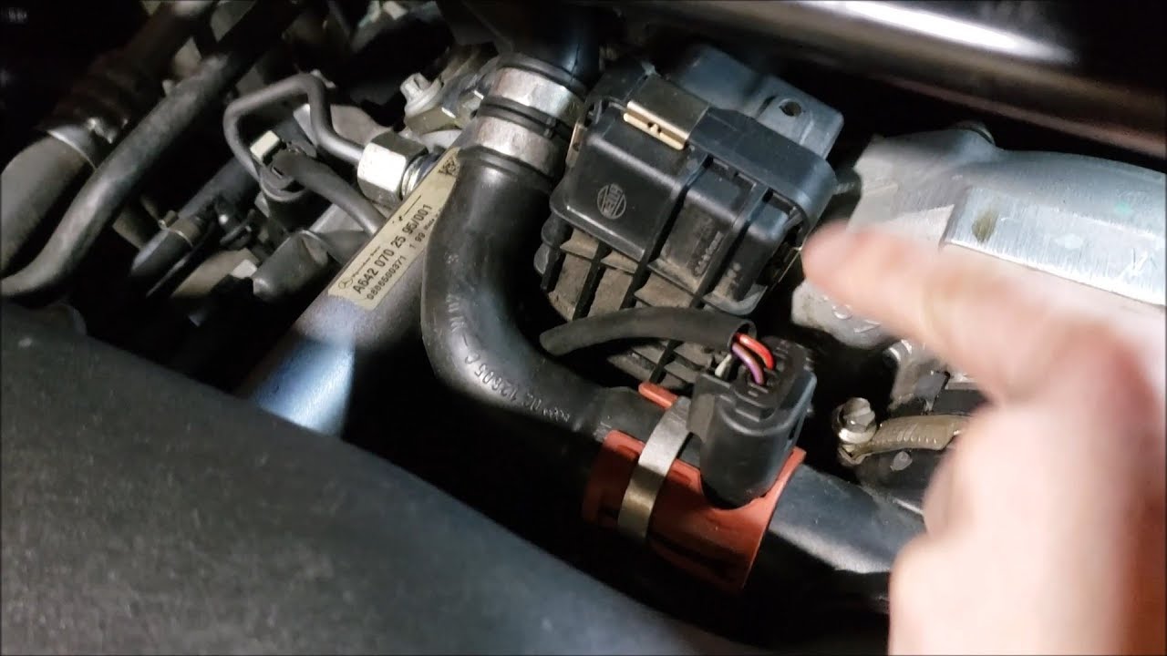 Как заменить актуатор турбокомпрессора на Jeep WK CRD / Mercedes OM642
