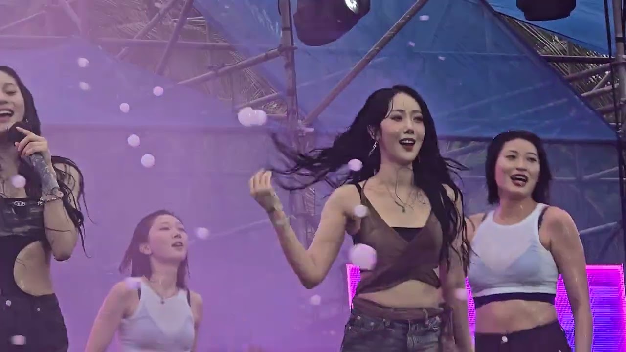 240824 viviz @ waterbomb singapore - bop bop!