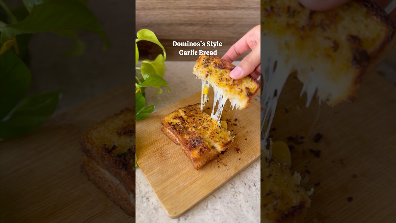 Domino&rsquo;s Style Garlic Bread under 5 mins