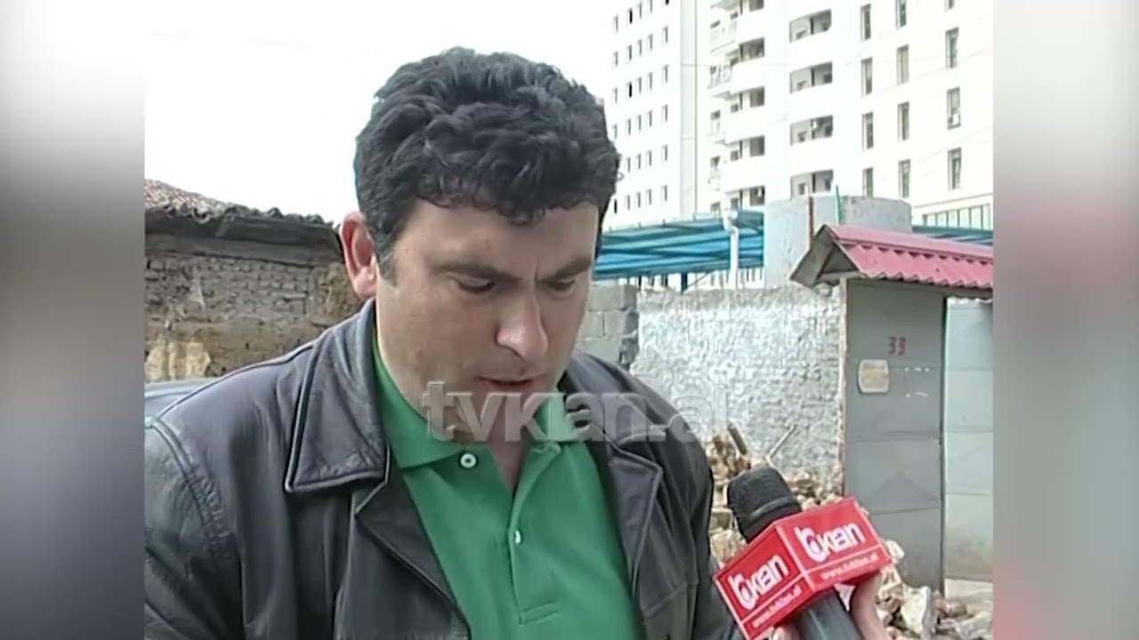 Bashkia e Tiranës nis prishjen e rrugës në qendër, reagojnë pronarët-(1 Prill 2010)