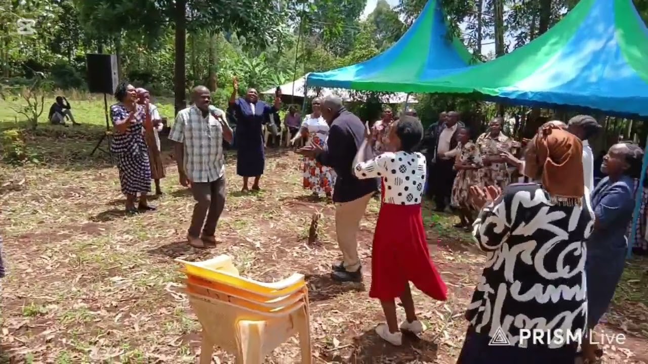 Praise_Ninamsifu Bwana kwa kuwa anaweza!! 