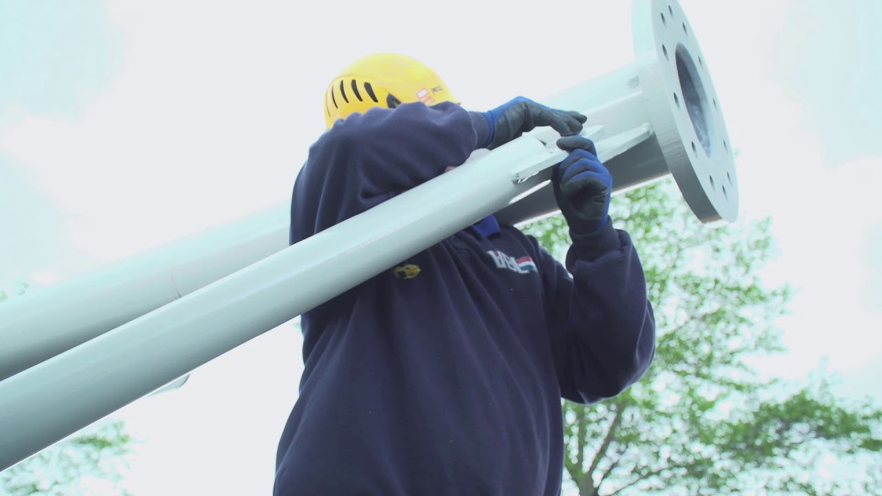 Plaatsing van een 41 meter hoge vakwerkmast