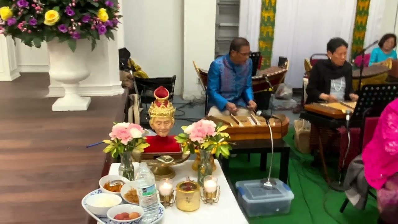 ลาวดวงดอกไม้ ออกซุ้ม ครูการุณ ไหลมา
