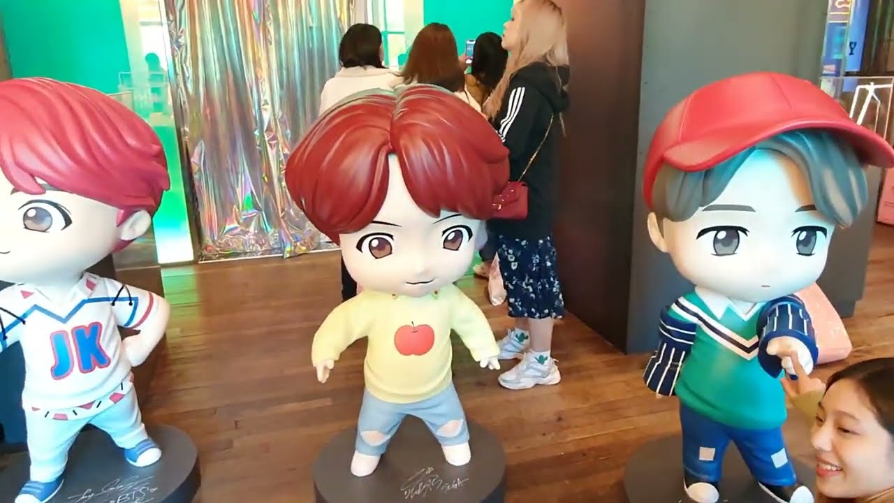 Dropping by The House of BTS: Pop-up Store, Seoul, Korea