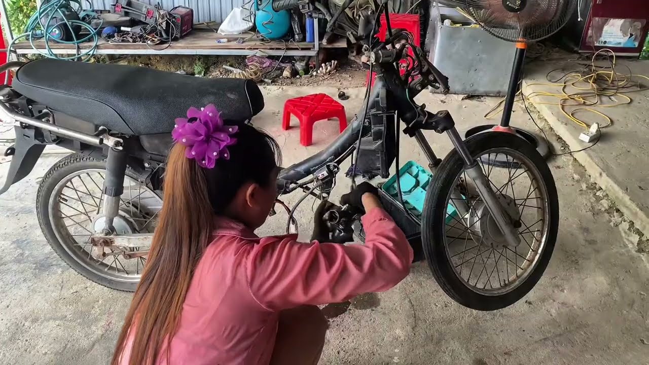 Talented Girl: The Girl Who Recycled and Overhauled an Old, Broken Motorcycle