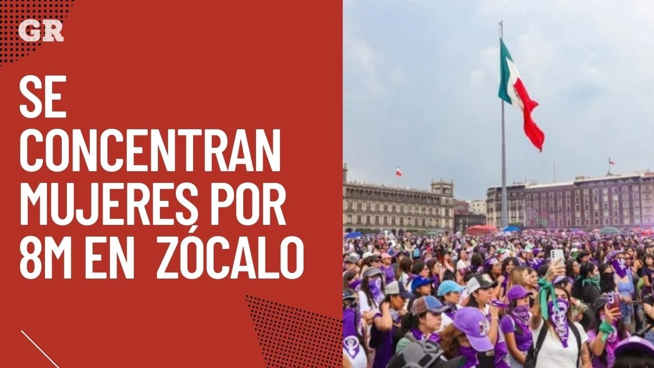 Se concentran mujeres por 8M en zócalo de la CDMX