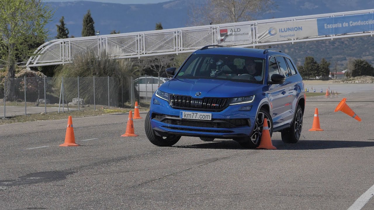 Škoda Kodiaq RS 2019 - Maniobra de esquiva (moose test) y eslalon | km77.com