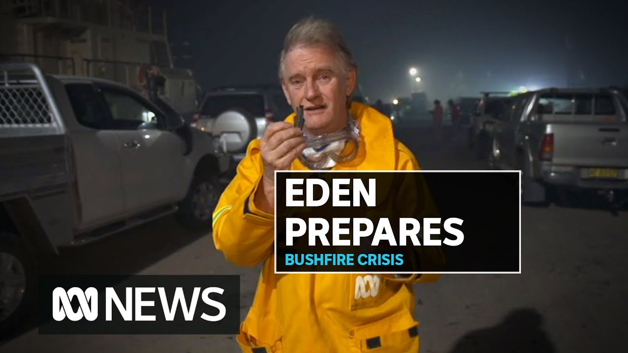 Eden residents move to coast as bushfire surges north towards town | ABC News