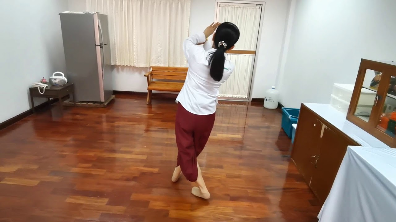 สอนฟ้อนเล็บเมืองเหนือ