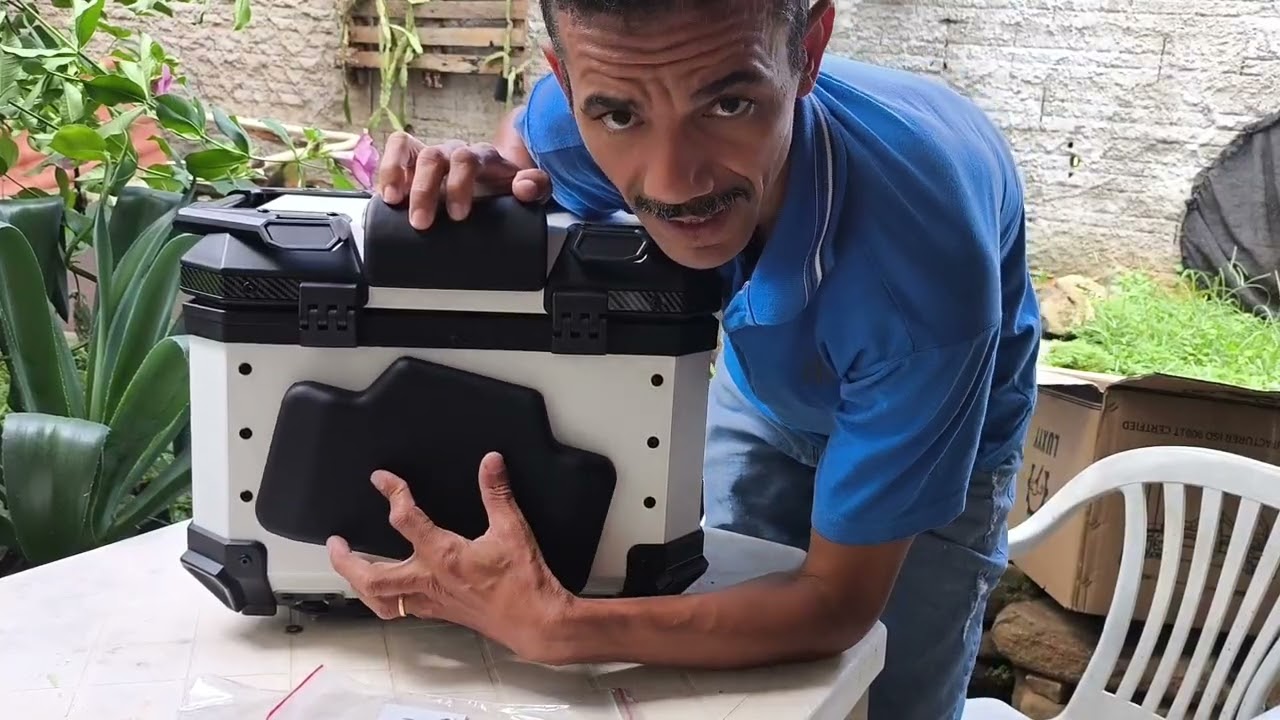 Instalando baú de alumínio na Honda ADV 160