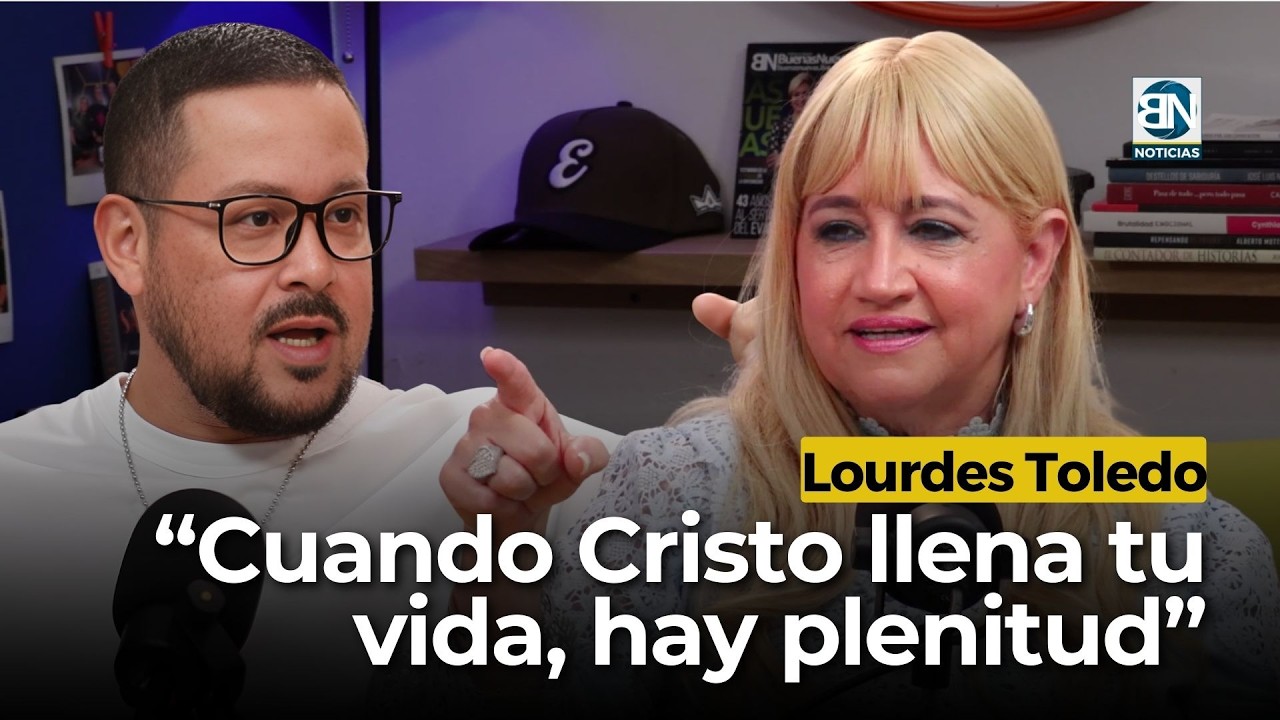Lourdes Toledo celebra 50 años de ministerio