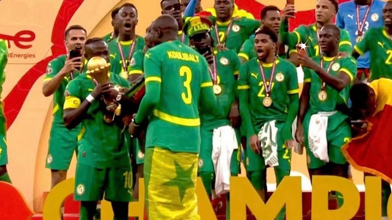 السنغال بطل أفريقيا والقائد ساديو مانيه ينقذ الحكم والاتحاد الافريقي دعونا نعود ونقاتل كالرجال 🇸🇳🏆🔥