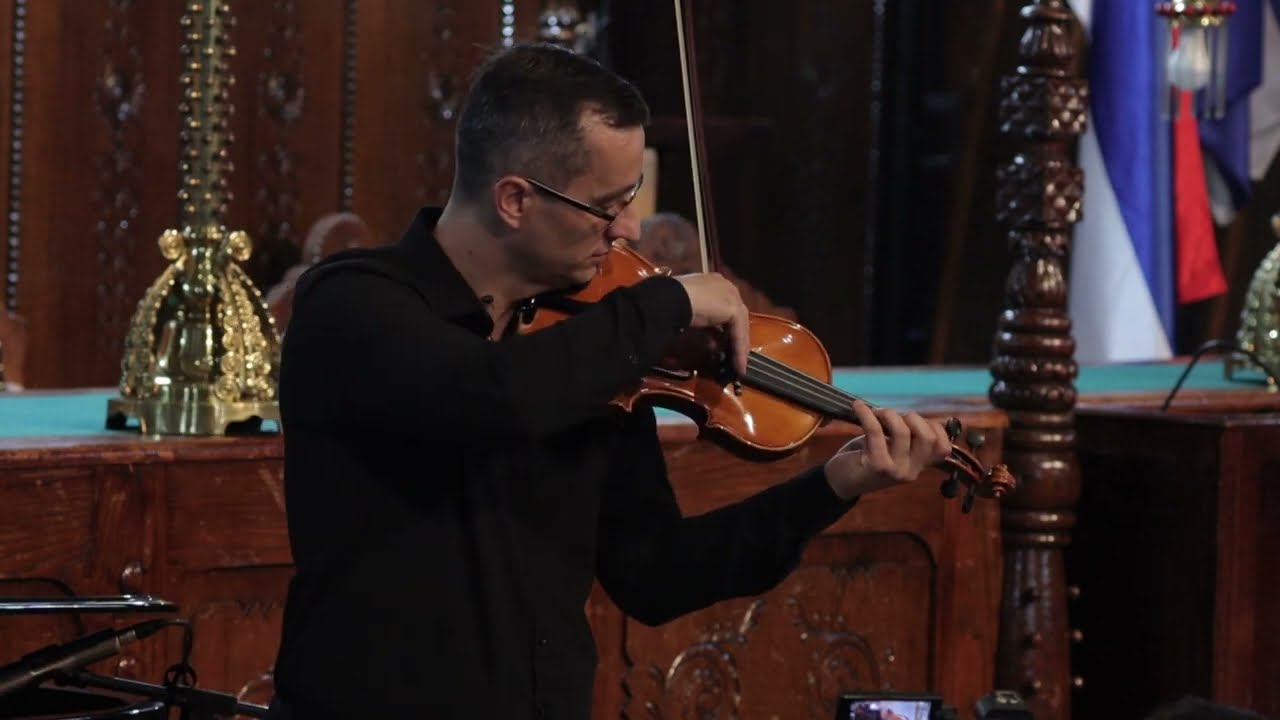 K&eacute;t sz&aacute;l p&uuml;nk&ouml;sdr&oacute;zsa - magyar n&eacute;pdal, feldolgoz&aacute;s. Csonka Ferenc - violin: Old Hungarian Song