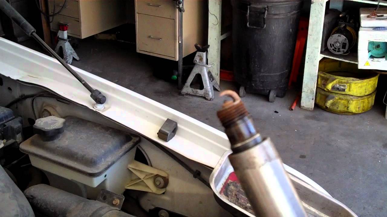 How to do a Ford Triton V8 Tune up (2V Engine)
