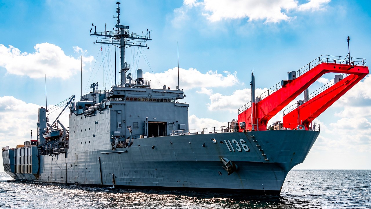 Зачем к боевому кораблю приварили 34-метровый мост: USS Newport