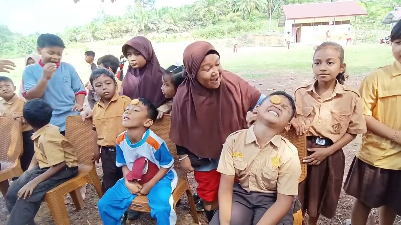 lomba memperingati HUT RI  SDN 05 SINGKUP