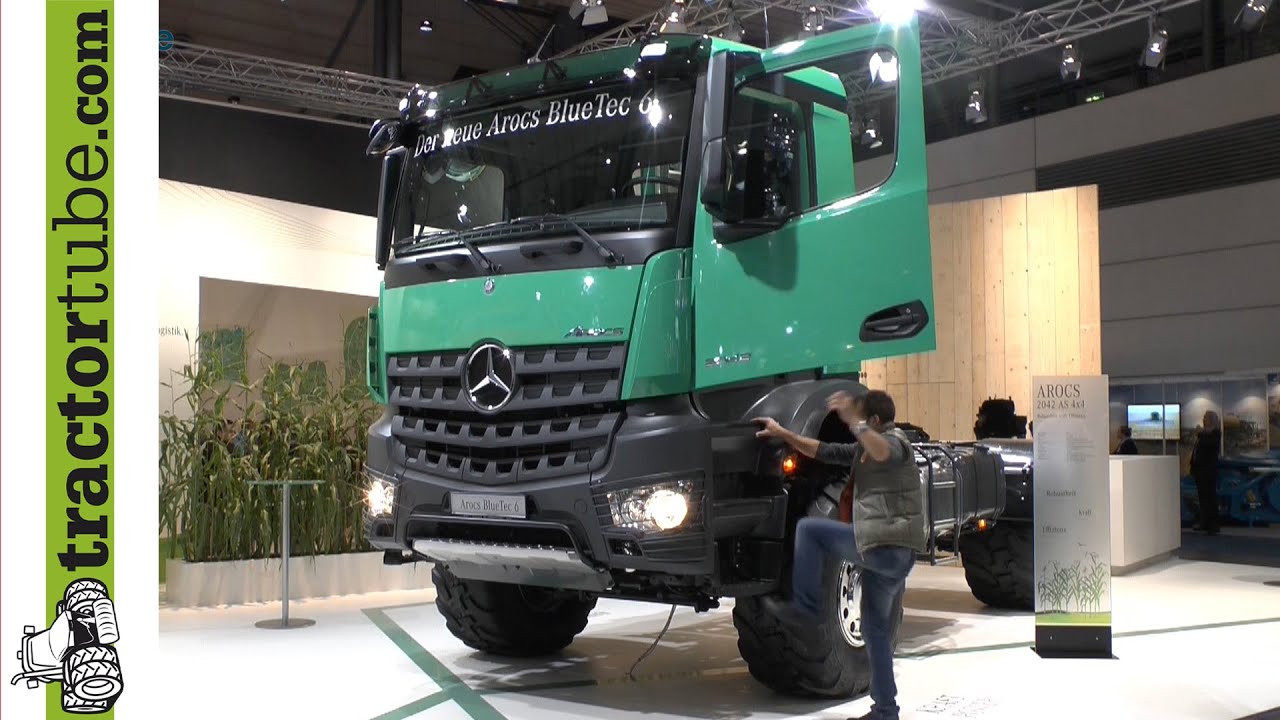 Agritechnica 2013: Der neue Mercedes Benz Arocs BlueTec T6 2042 wird als Weltneuheit präsentiert