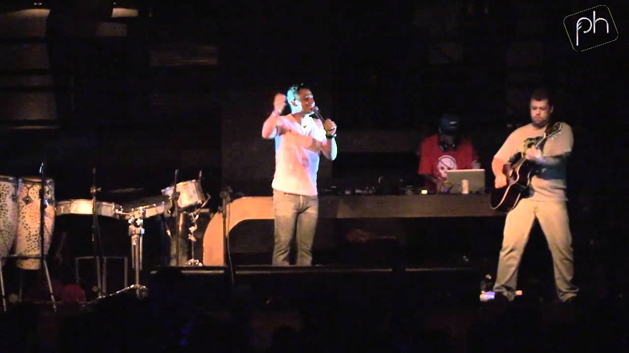 Mc Leozinho - O Show Vai Começar @ Wallpaper The Week Rio - Pheeno TV