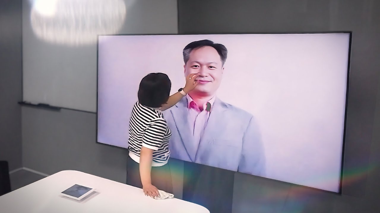 뜻밖의 공간에서 순직한 남편을 만났다