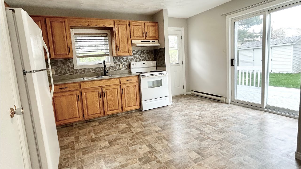 Charming 3 bedroom unit near McLaughlin Rd and Hennessey - Moncton 