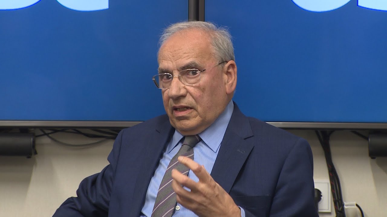 Alfonso Guerra apuesta por recentralizar la Educación