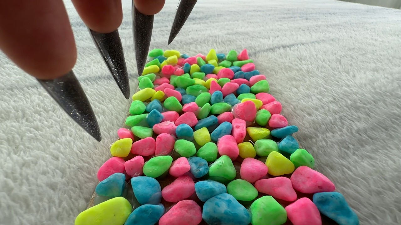 ASMR - build-up Tapping & Scratching On Random Items in 3 minute !