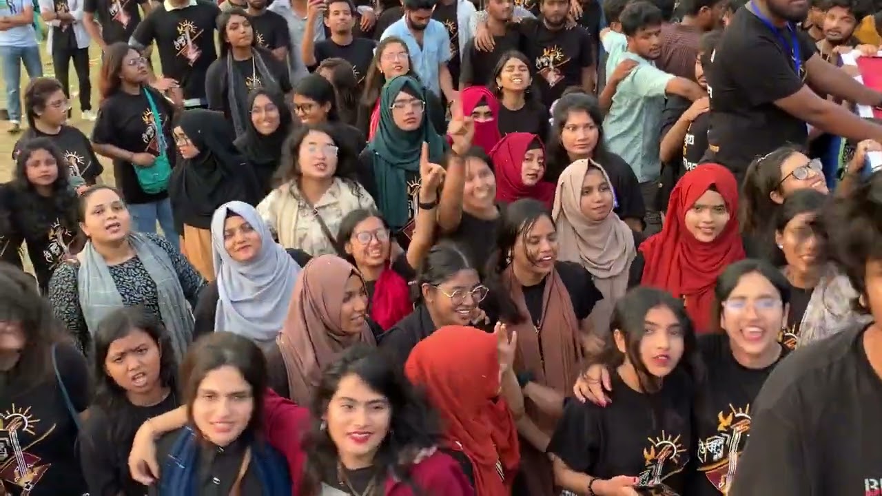 মৃত্যু উৎপাদন কারখানা | Mrittu Utpadon Karkhana | Shonar Bangla Circus Live Concert at Patuakhali