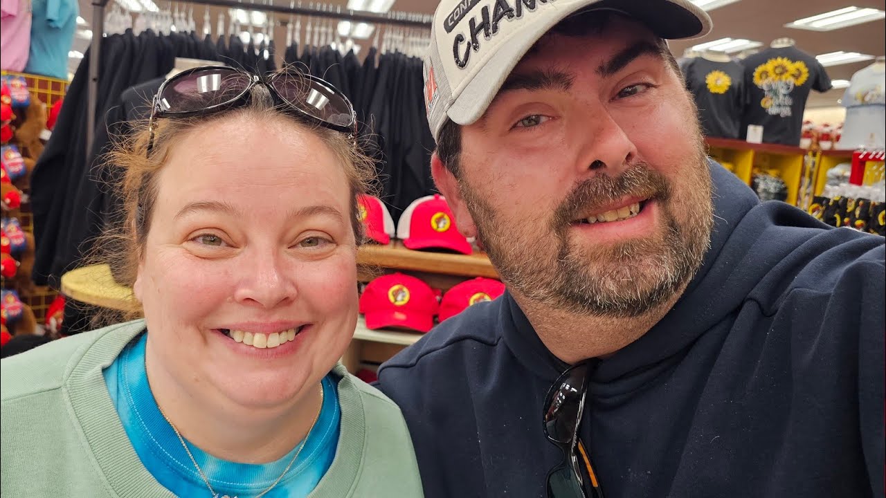 Our ROAD Trip To BUC-EE'S & The Smoky Mountains!! - Driving from Cincinnati to Pigeon Forge!