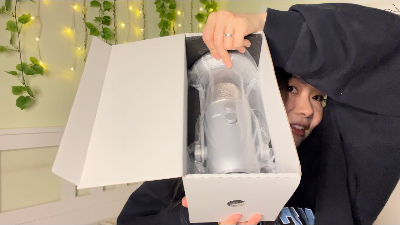 ASMR Unboxing the Blue Yeti Microphone!! + mic testing🎤