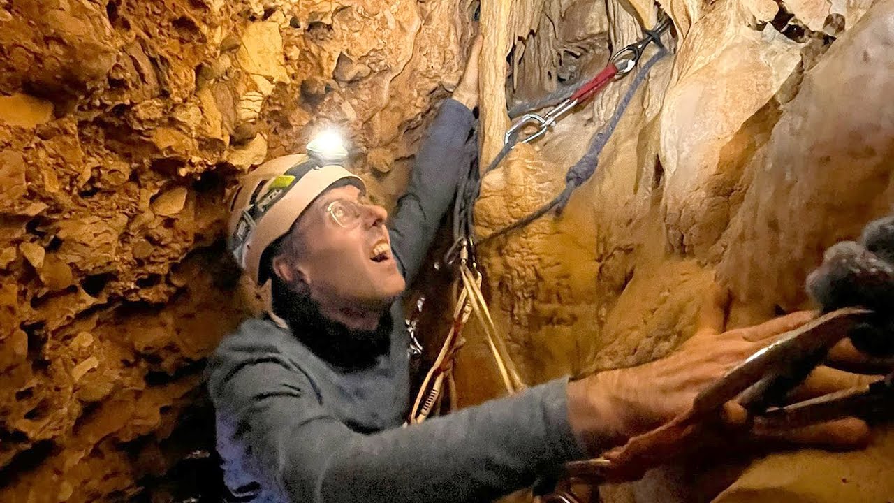 HUESOS EN LA GALERÍA INÉDITA DE MONTSERRAT