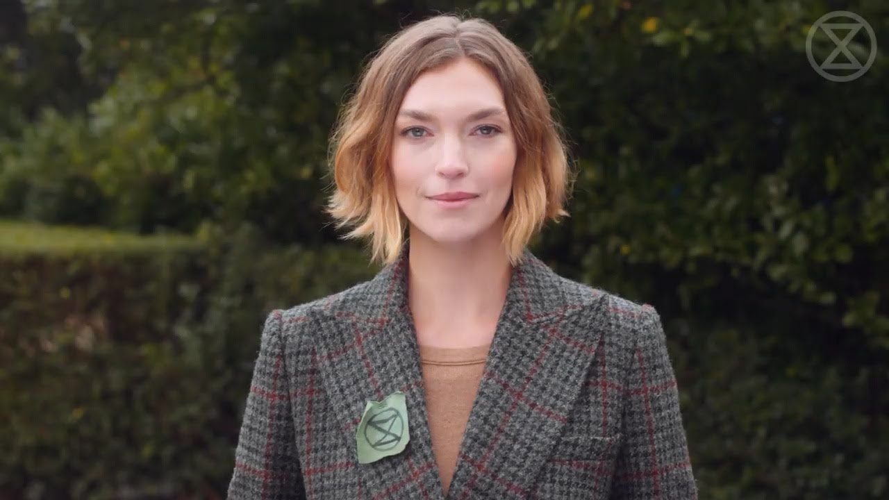 'Share, Repair, Rewear & Relove Your Clothing' | Arizona Muse | Extinction Rebellion
