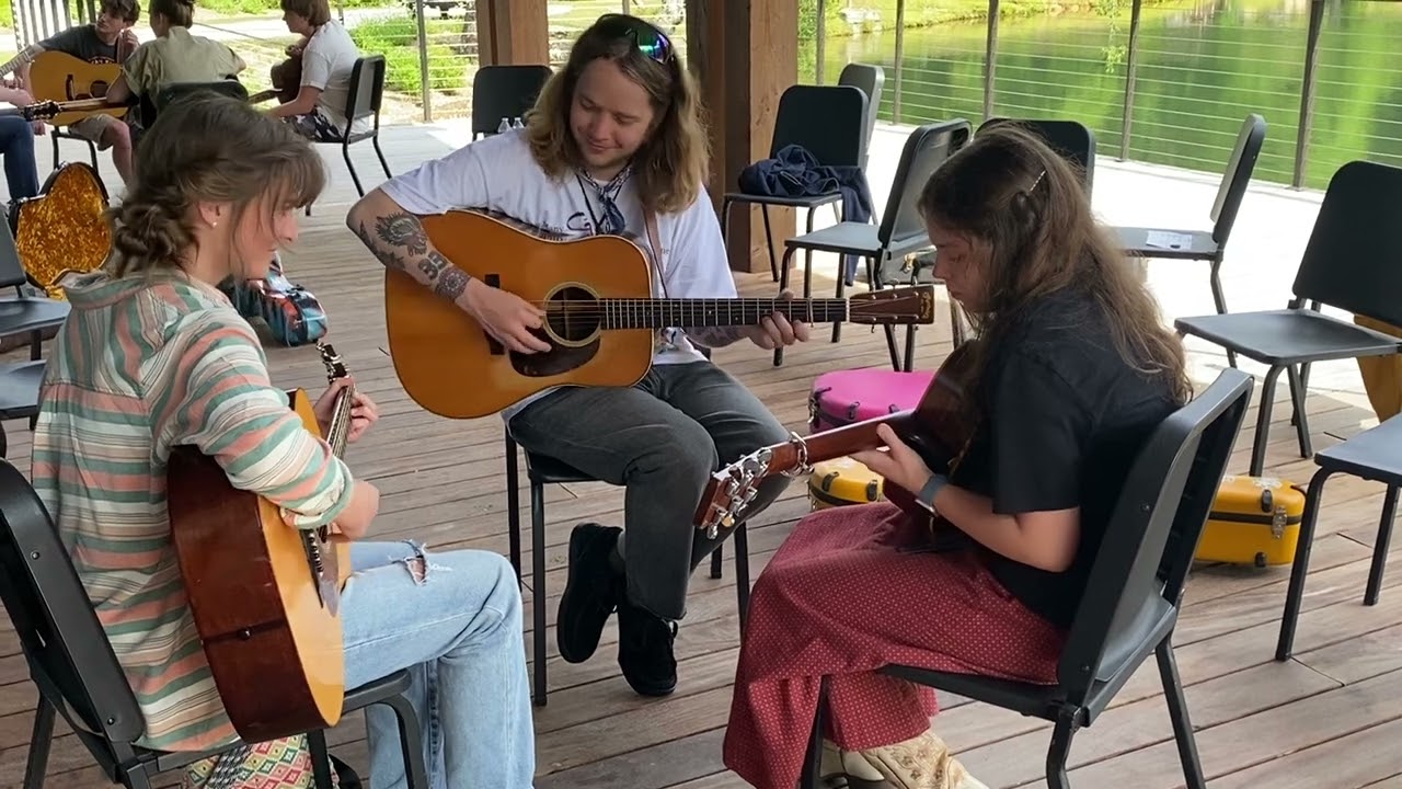 Billy Strings, Libby Lindblom, Danielle Yother. St Ann's Reel
