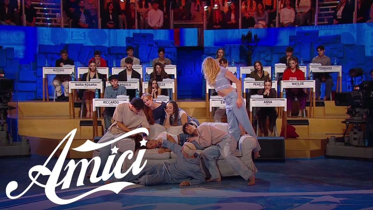 Amici 25 - L'esibizione dei professionisti