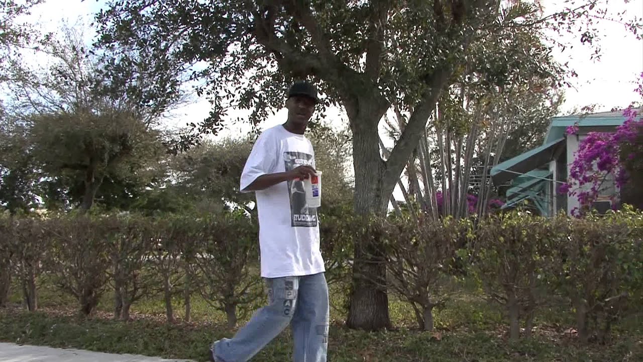 Sniffing In Public Prank