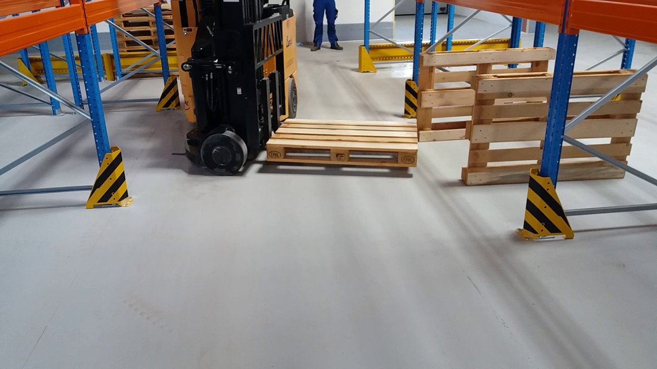 First time on a Bendi articulating Forklift(2)