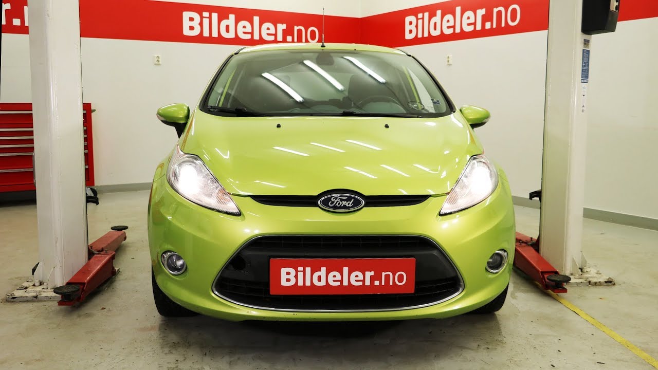 Ford Fiesta Mk VI: Hvordan bytte bremser bak (Trommel, Bremsesko, Hjulsylinder) - 2009 til 2016 mod.