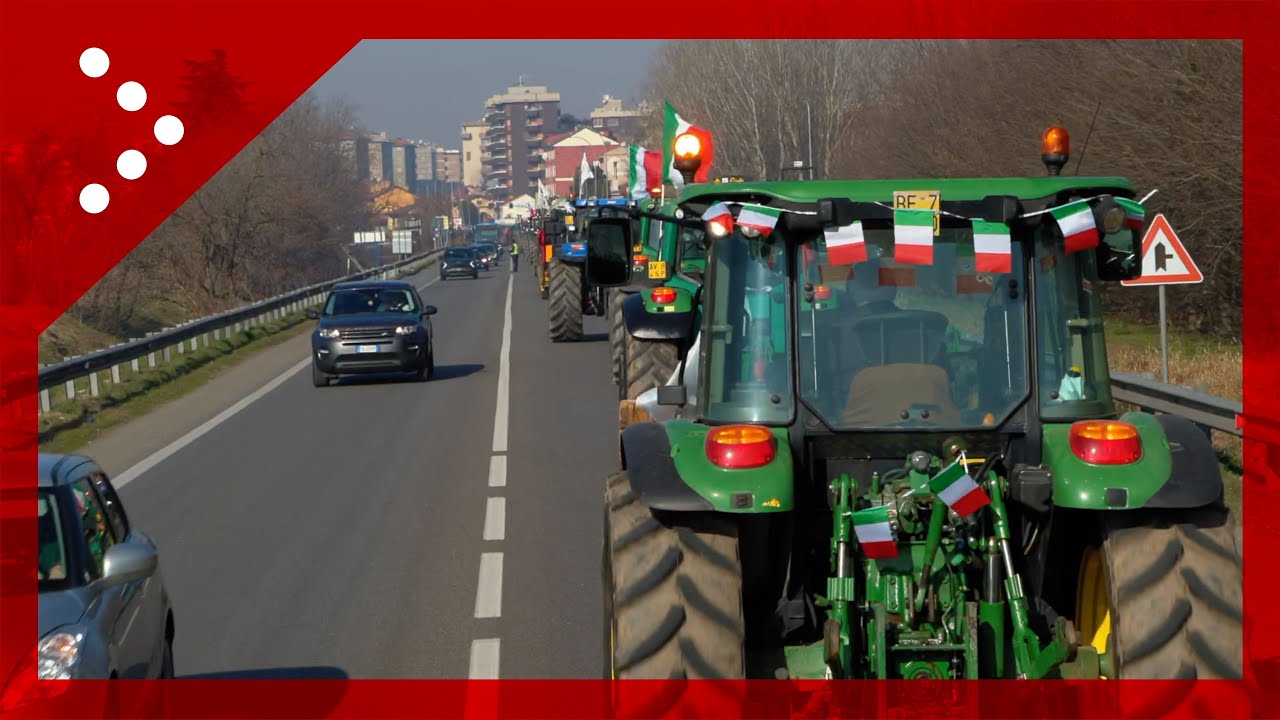 Corteo di trattori da Melegnano attraversa San Giuliano Milanese